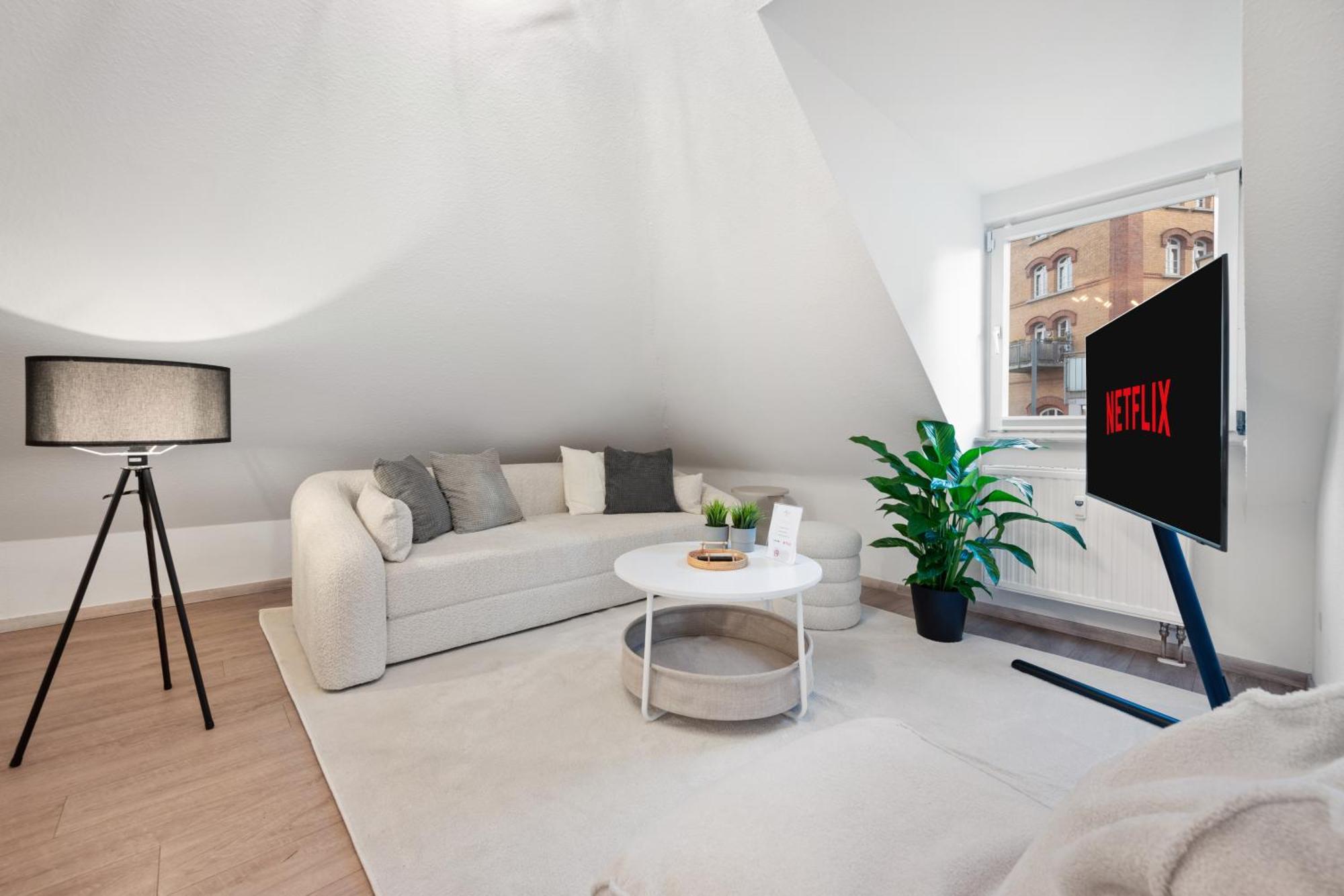 Malu Rooms - Im Stadtzentrum, Smarttv, Netflix, 24H Checkin Ludwigsburg Ngoại thất bức ảnh